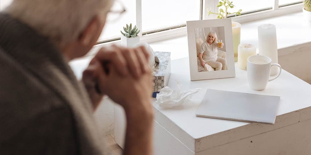 what-to-send-when-someone-dies-instead-of-flowers-hero