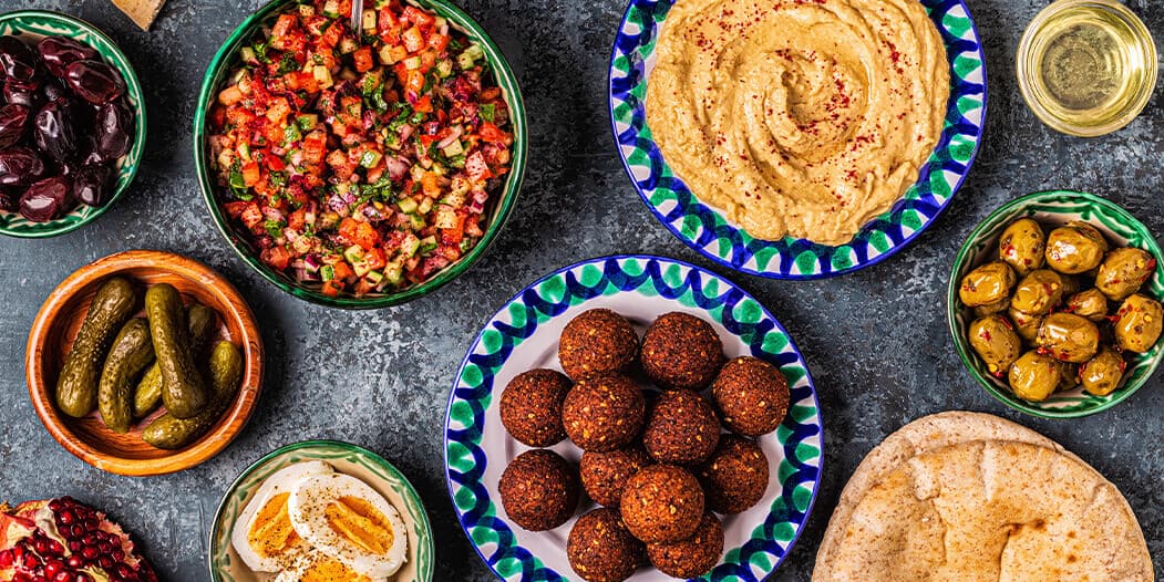 what-to-eat-with-hummus_hero